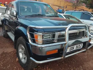 Toyota Hilux 2002 Black