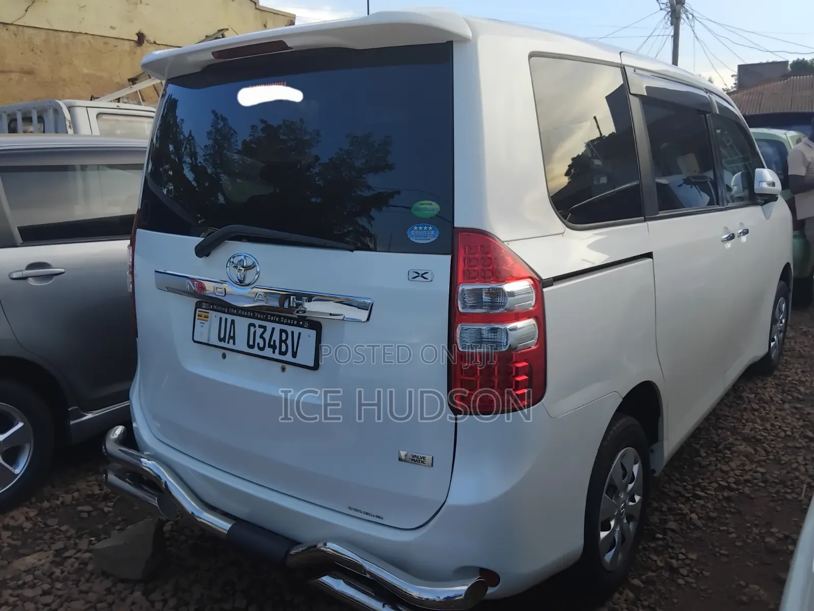 Toyota Noah 2012 White