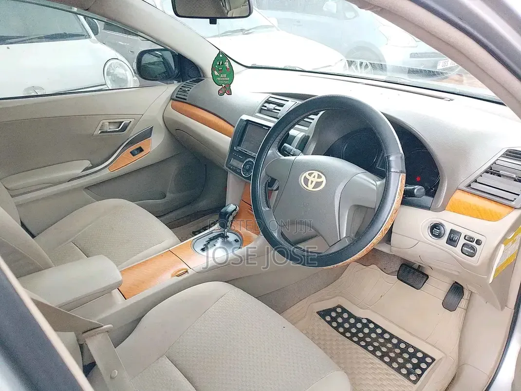 Toyota Premio 2009 Silver