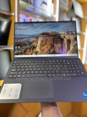 Laptop Dell Inspiron 15 3530 8GB Intel Core i5 SSD 512GB