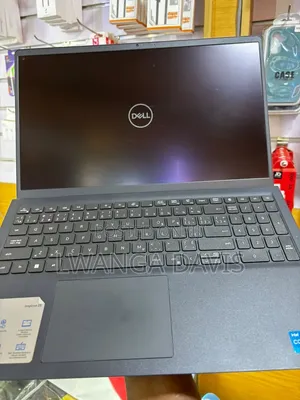 Laptop Dell Inspiron 15 3530 8GB Intel Core i5 SSD 512GB