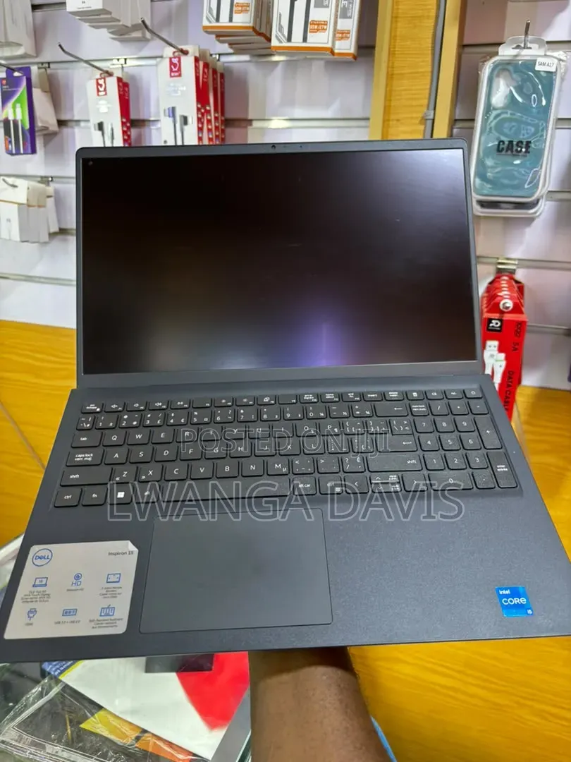 Laptop Dell Inspiron 15 3530 8GB Intel Core i5 SSD 512GB