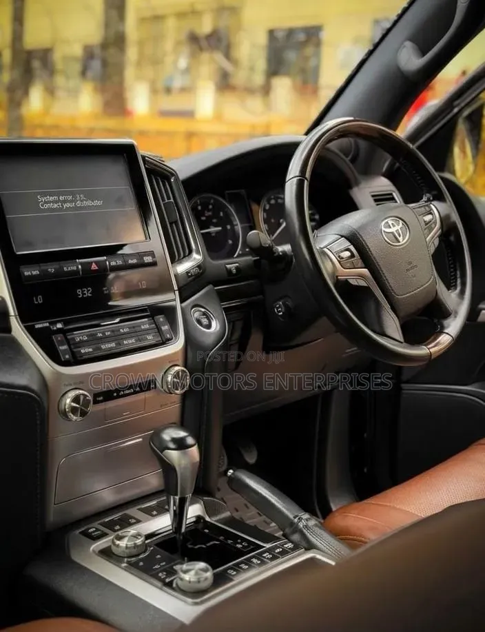 Toyota Land Cruiser 4.6 V8 ZX 2018 Black