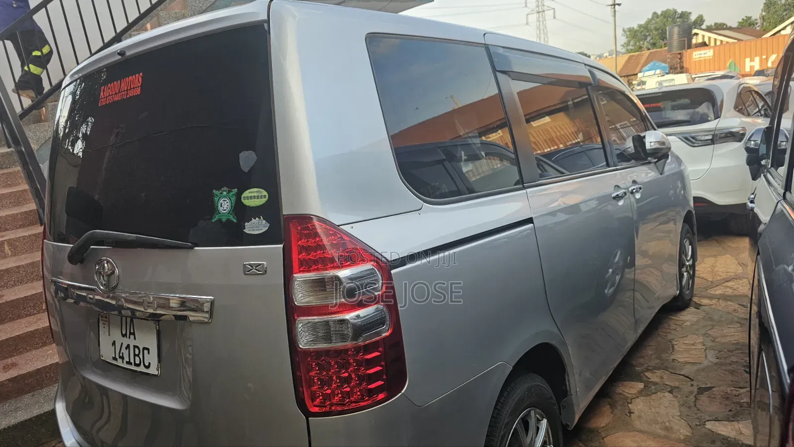 Toyota Noah 2013 Silver