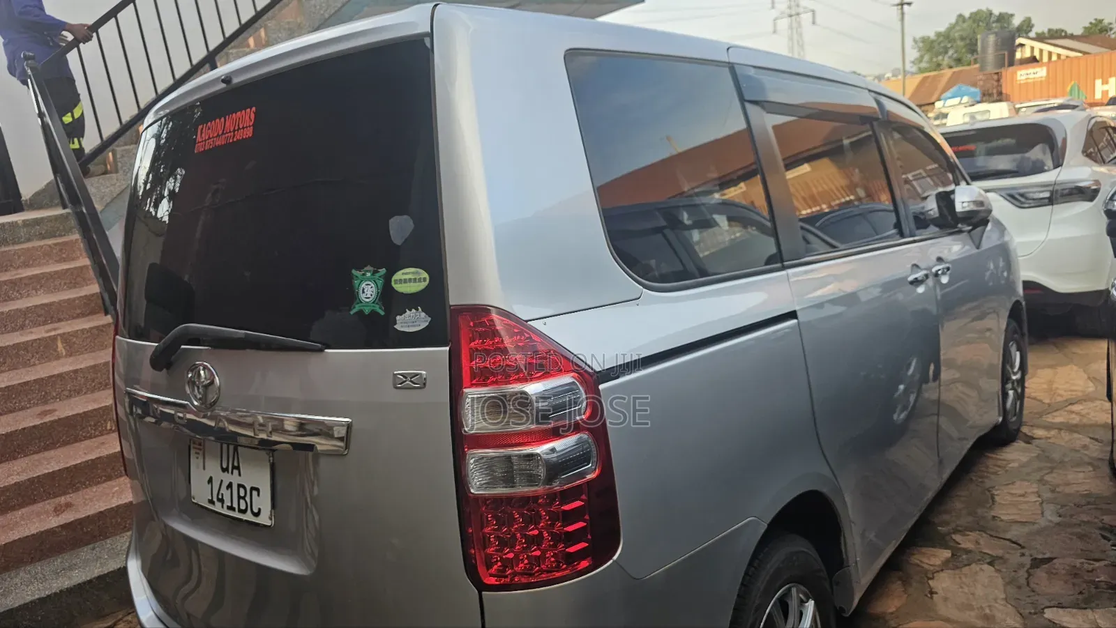 Toyota Noah 2013 Silver