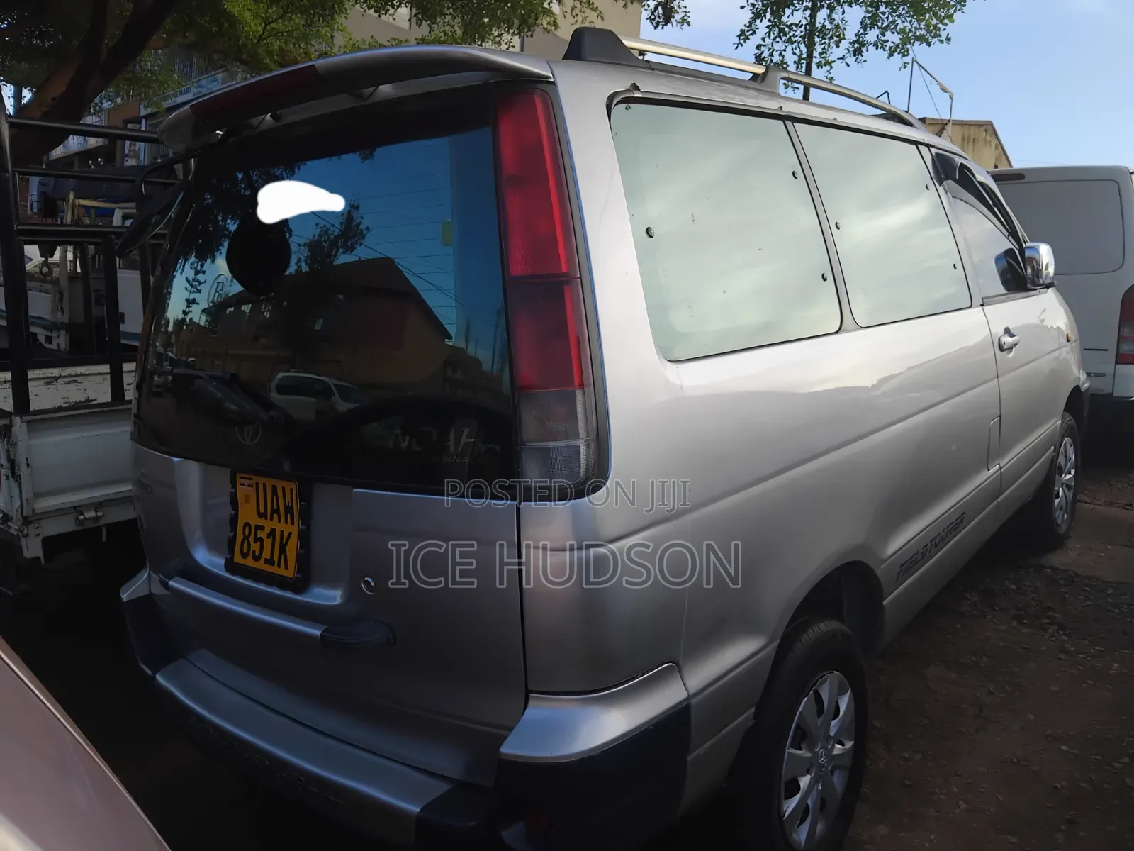 Toyota LiteAce Noah 2001 Silver