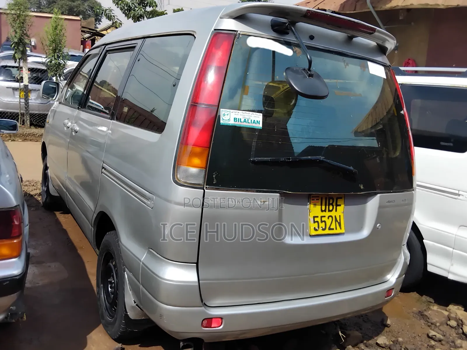 Toyota LiteAce Noah 2000 Silver