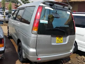 Toyota LiteAce Noah 2000 Silver