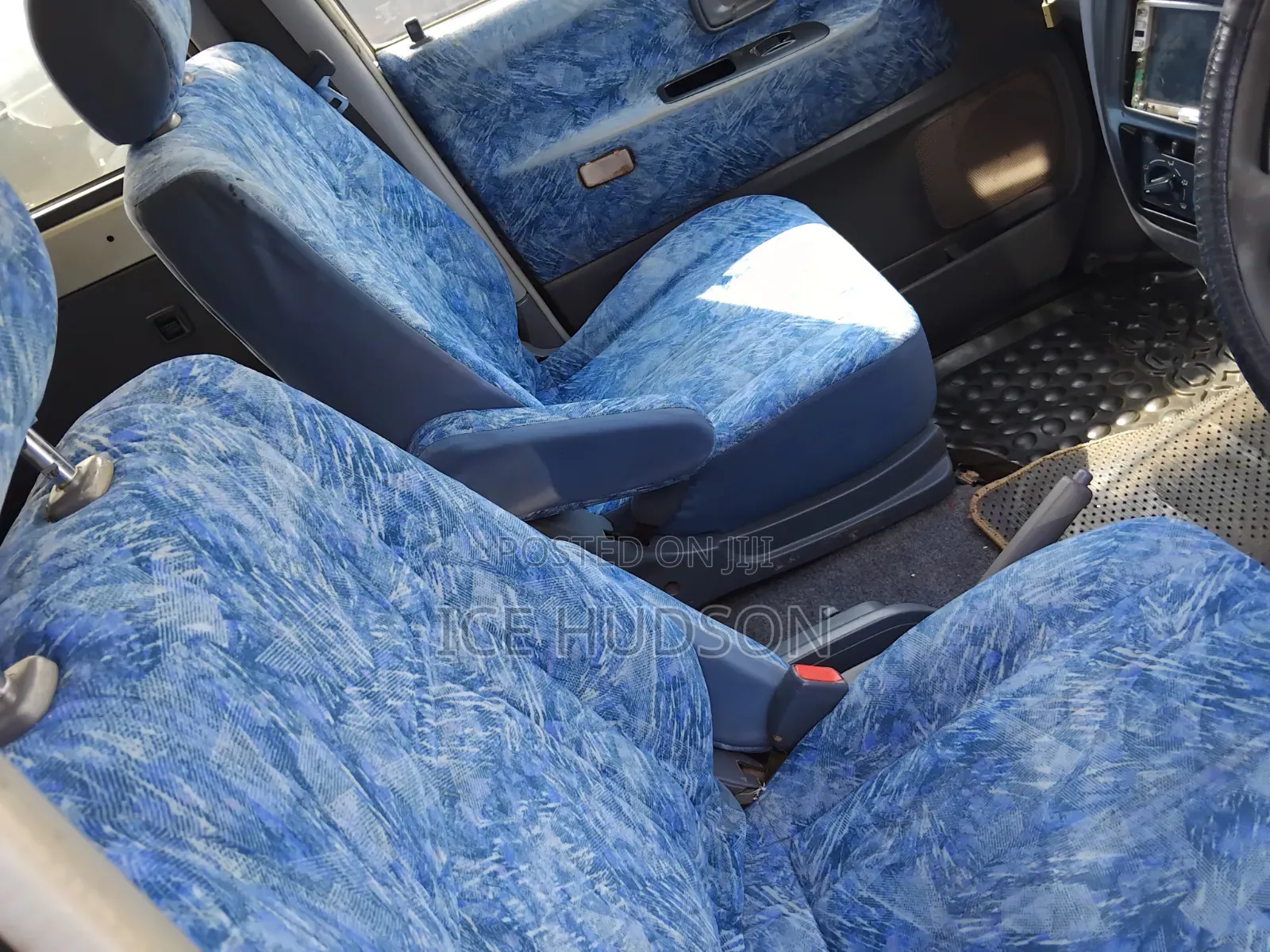 Toyota LiteAce Noah 2000 Silver
