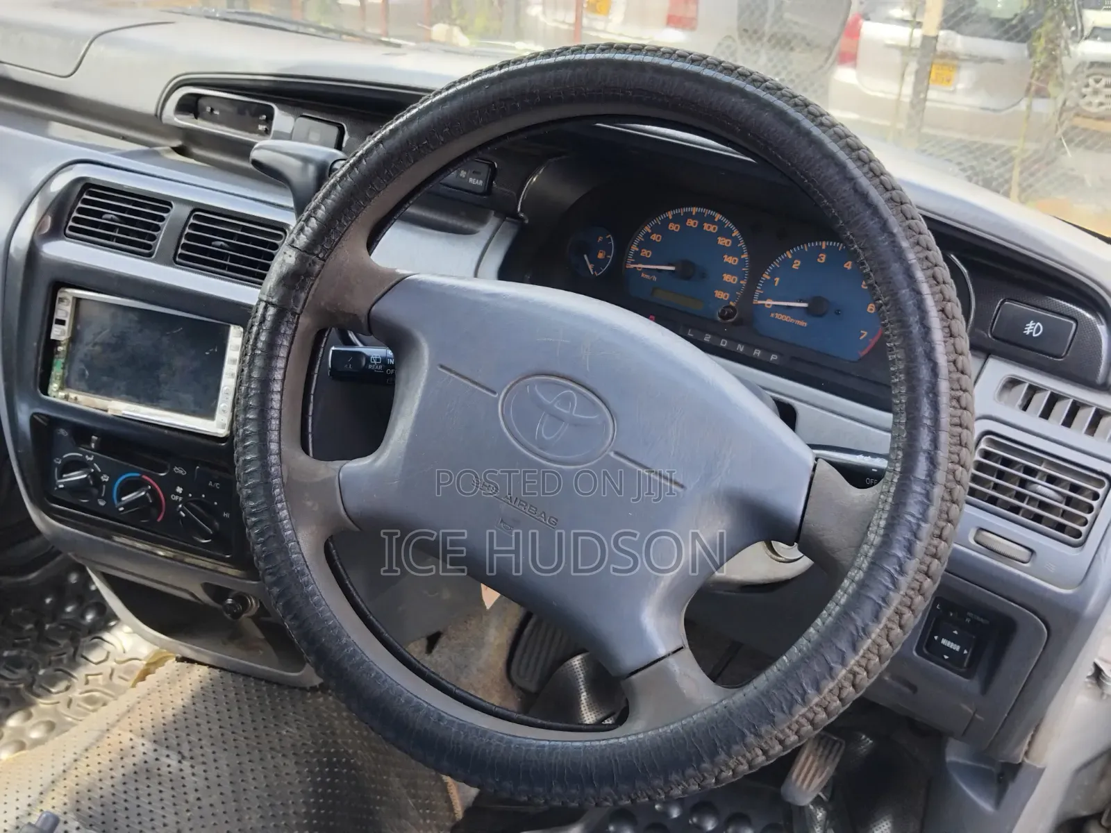 Toyota LiteAce Noah 2000 Silver