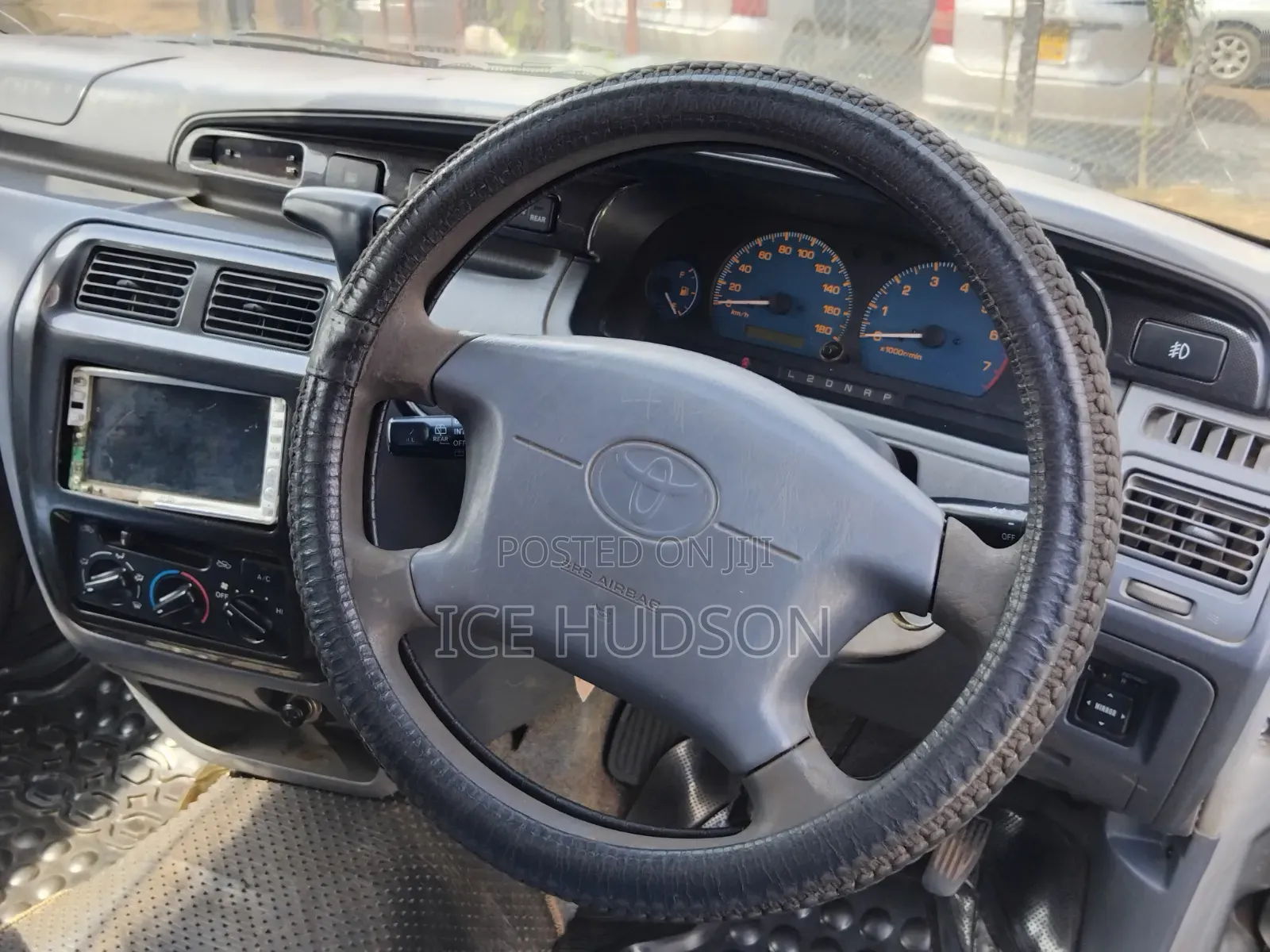 Toyota LiteAce Noah 2000 Silver