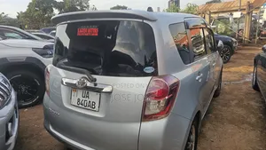 Toyota Ractis 2008 Silver