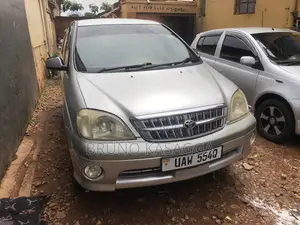 Toyota Nadia 2001 Silver