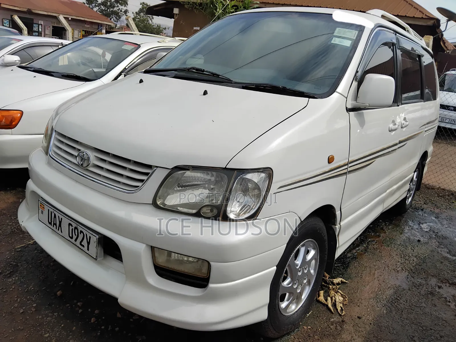 Toyota LiteAce Noah 2001 White
