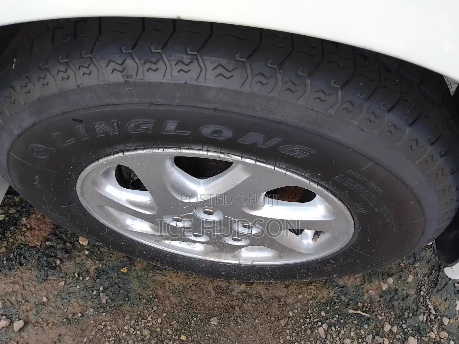 Toyota LiteAce Noah 2001 White