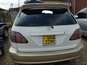 Toyota Harrier 1998 White