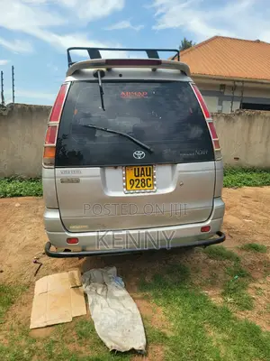 Toyota Noah 2001 Gray