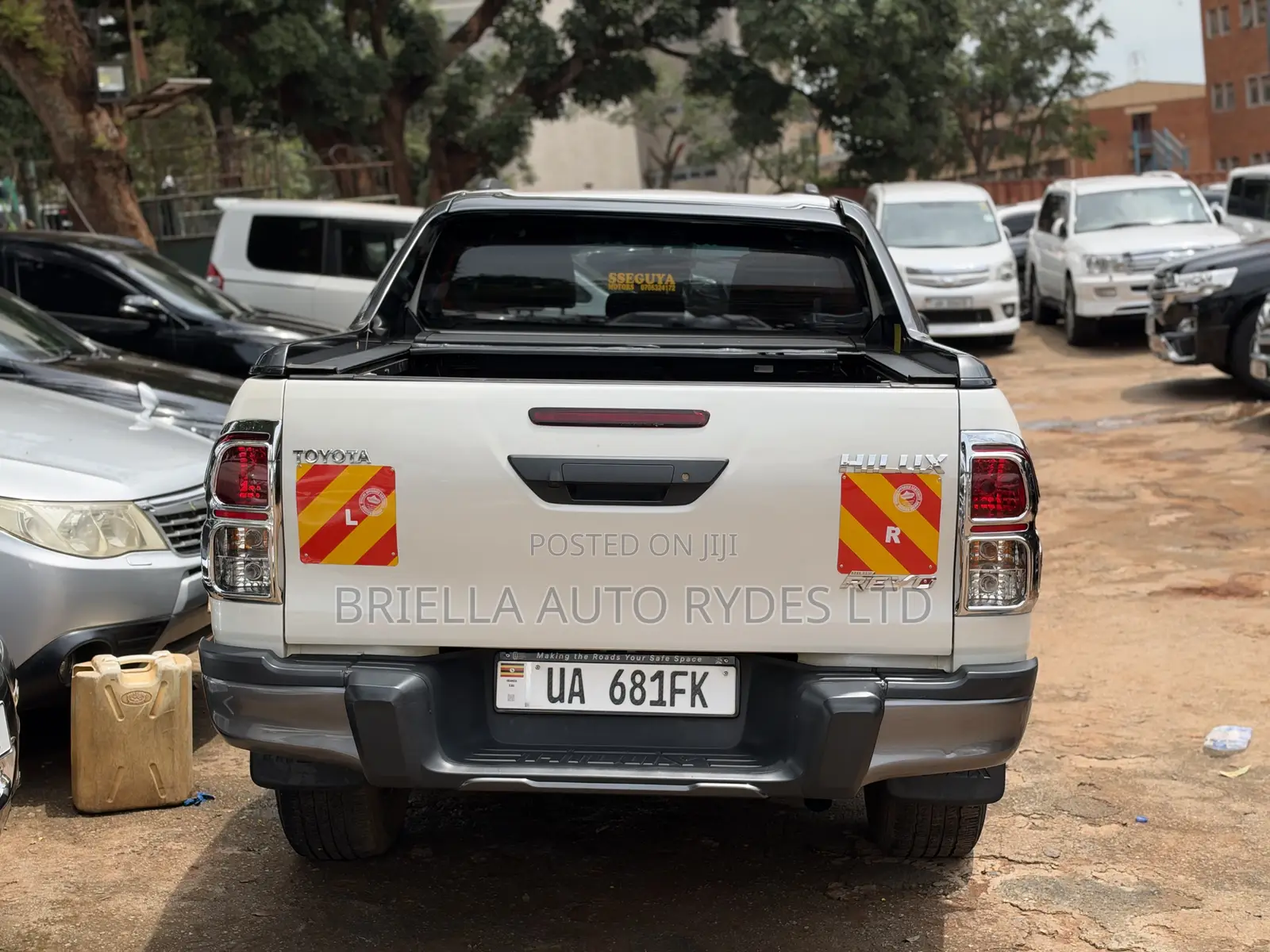 Toyota Hilux 2018 White