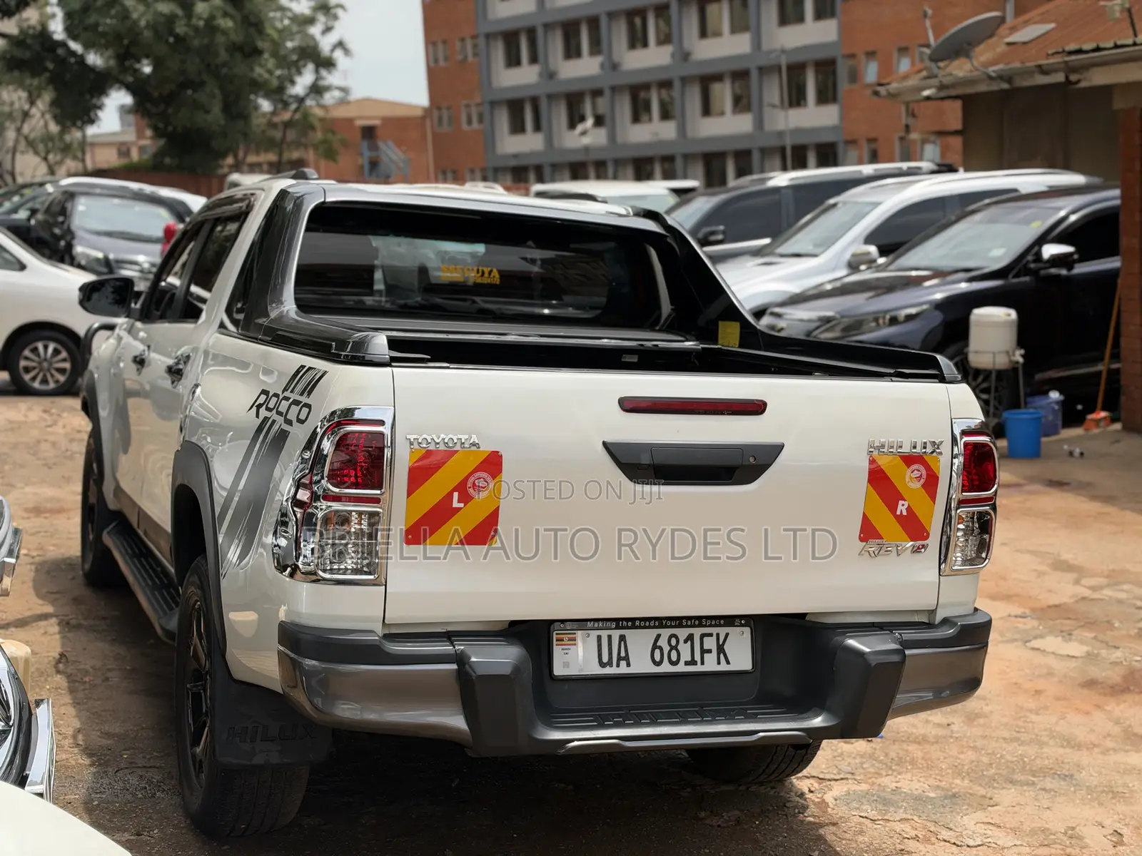 Toyota Hilux 2018 White