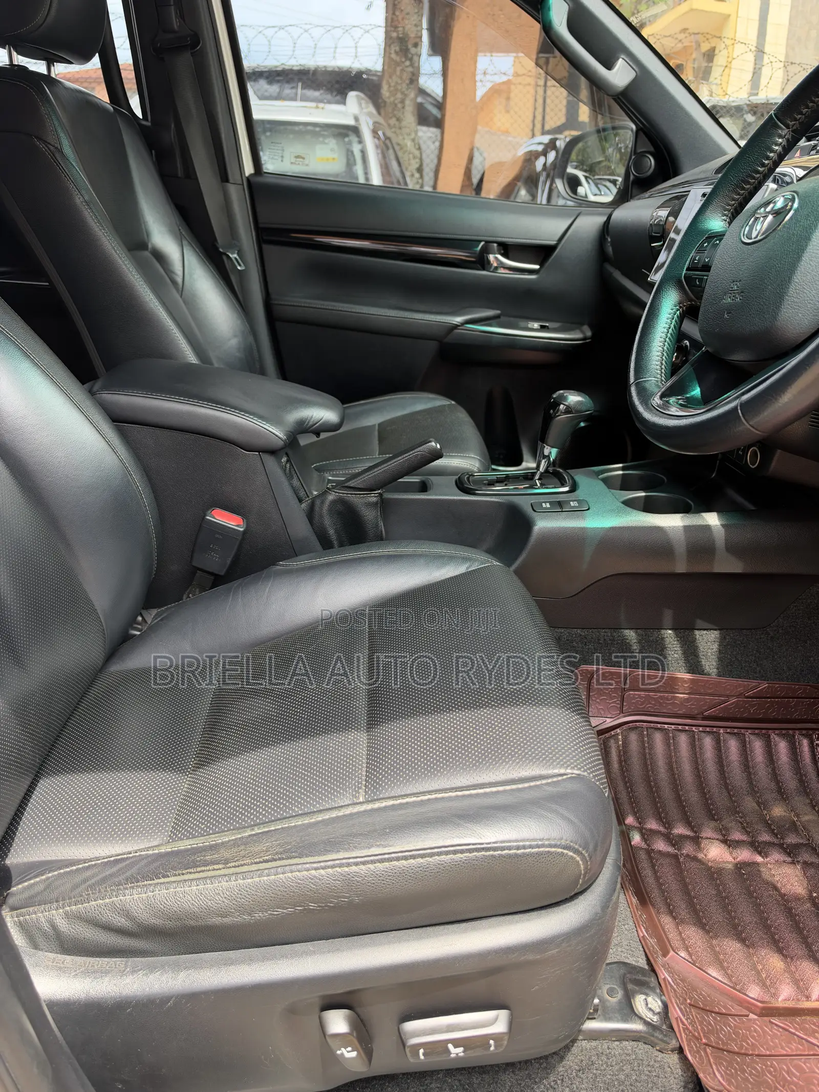 Toyota Hilux 2018 White