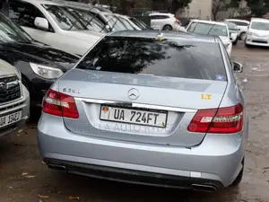Mercedes-Benz E300 2011 Silver