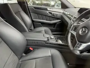 Mercedes-Benz E300 2011 Silver