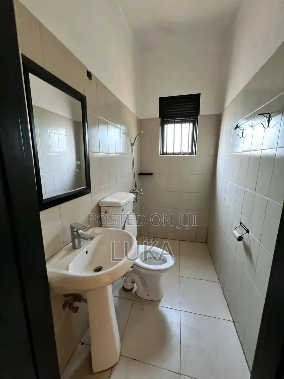 Furnished 7bdrm House in Orybroker, Central Division for sale