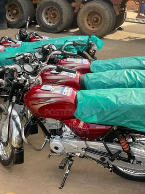 New Bajaj Boxer 2021 Pink
