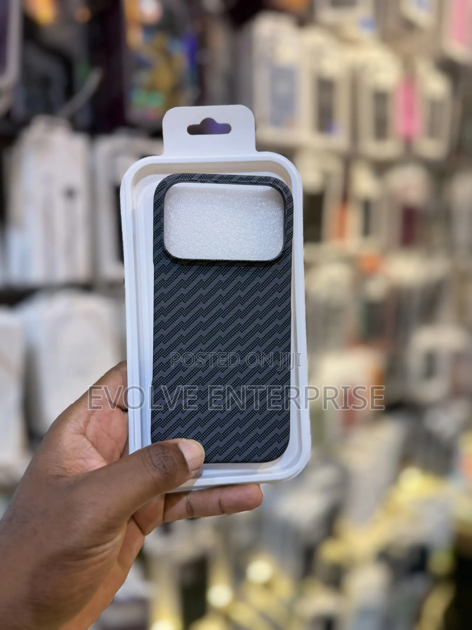 Thin Carbon Fibre Cover for iPhone 17 Pro / 17 Pro Max