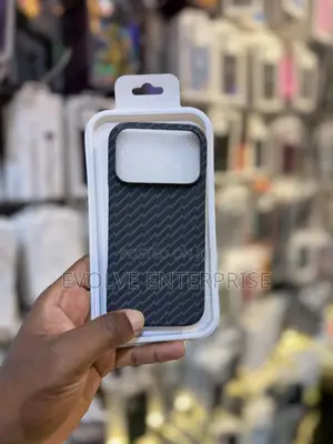 Thin Carbon Fibre Cover for iPhone 17 Pro / 17 Pro Max