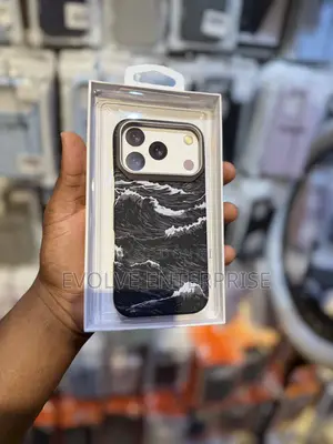 Thin Carbon Fibre Cover for iPhone 17 Pro / 17 Pro Max