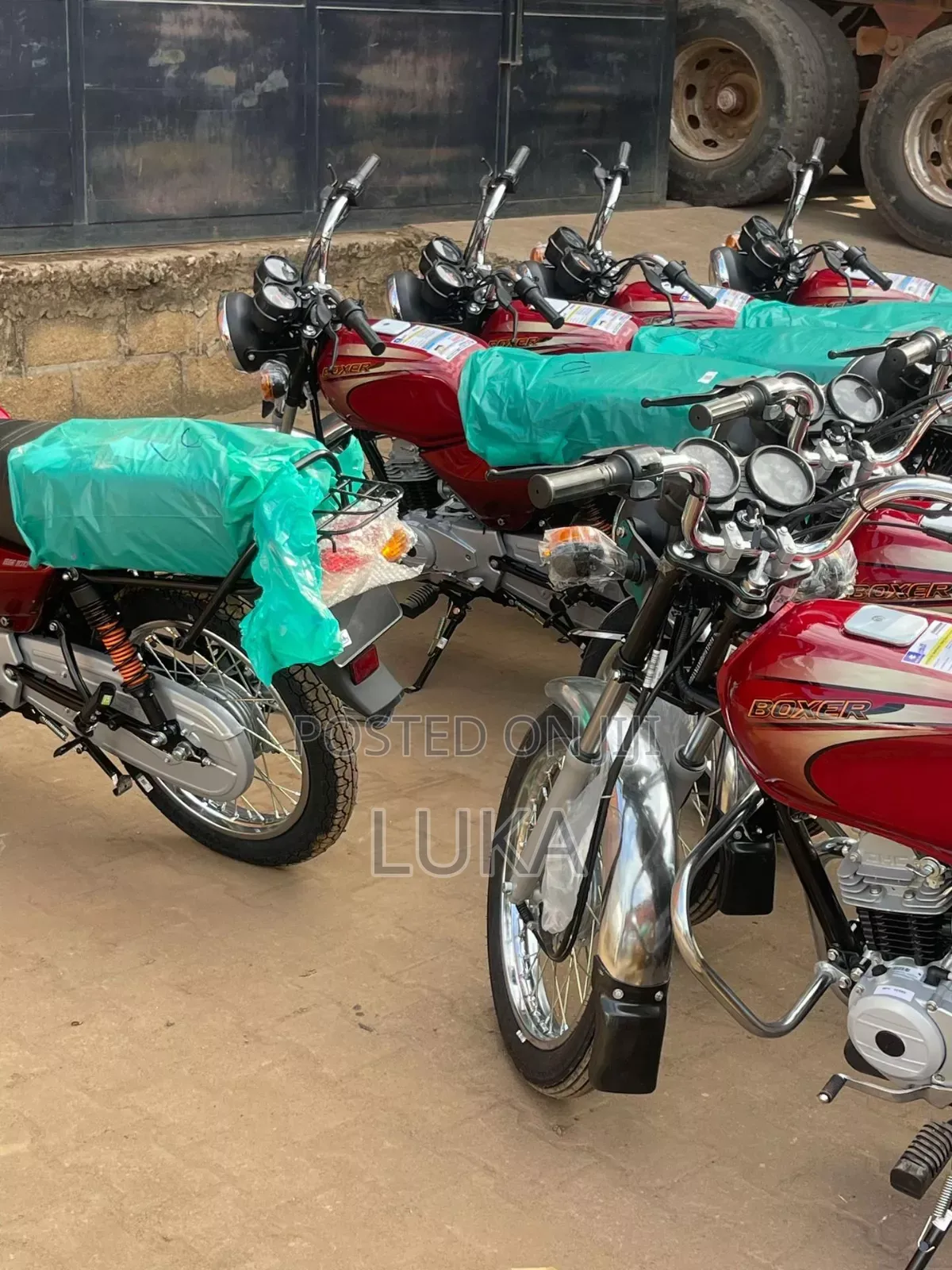 New Bajaj Boxer 2021 Pink