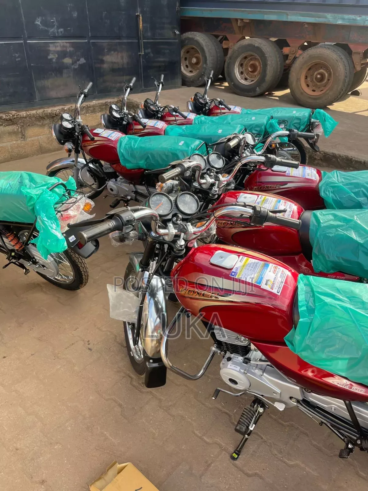 New Bajaj Boxer 2021 Pink