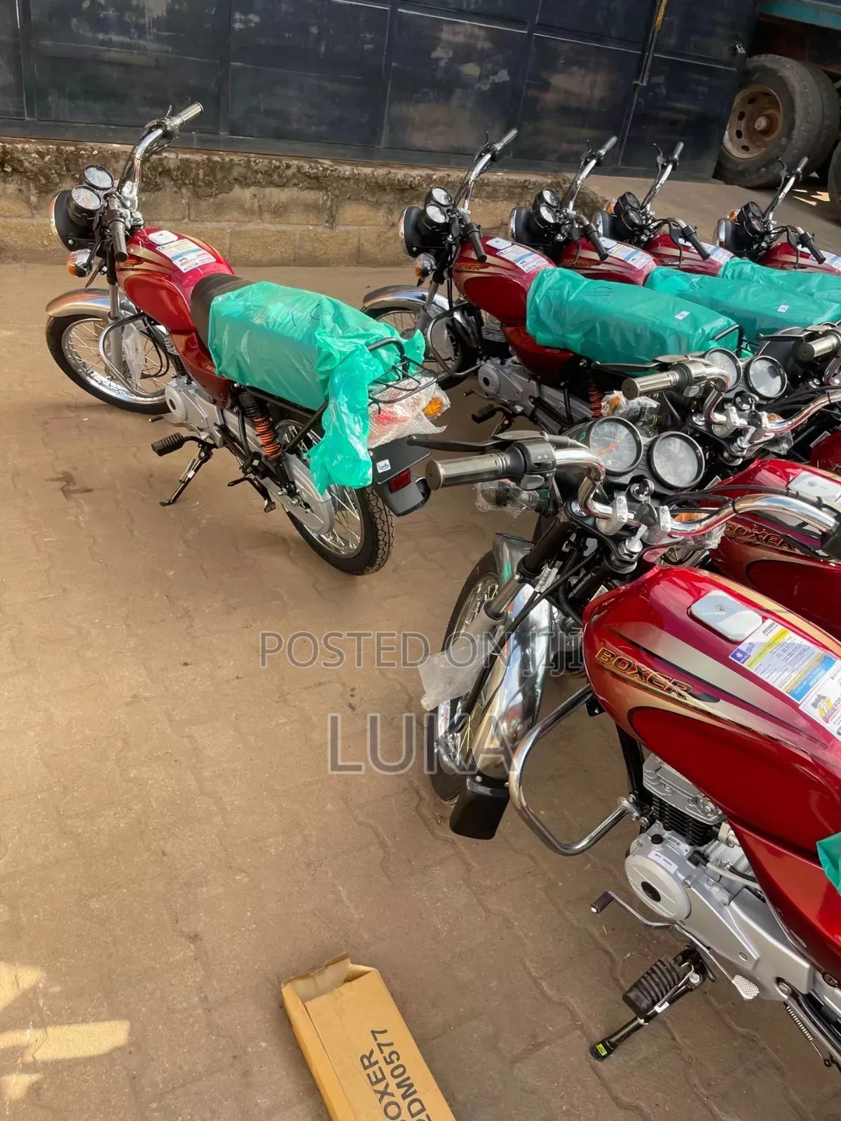 New Bajaj Boxer 2021 Pink