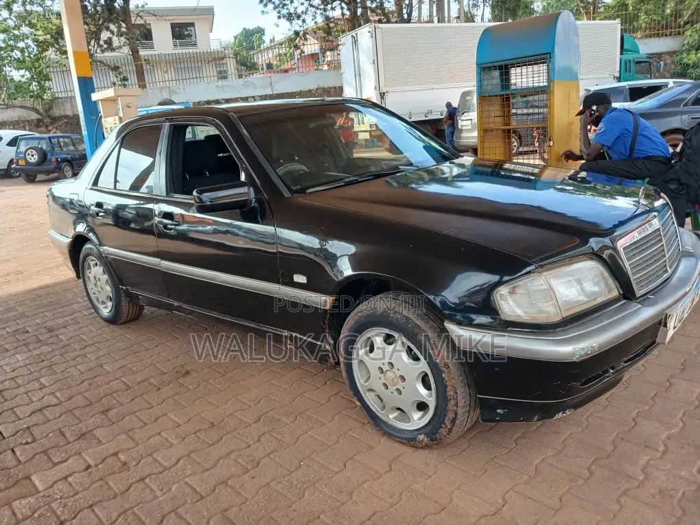 Mercedes-Benz C200 2000 Black