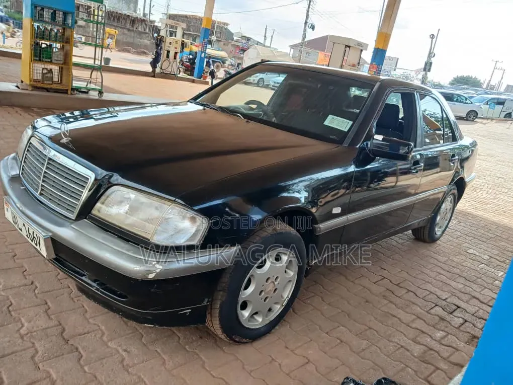 Mercedes-Benz C200 2000 Black