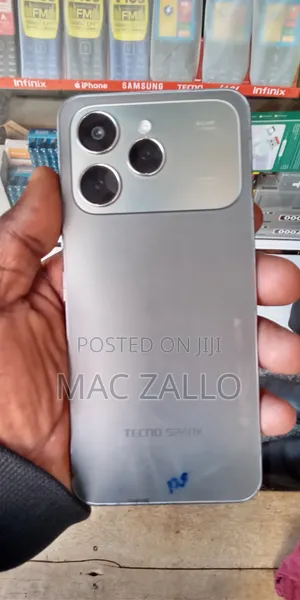 Tecno Spark 40 128 GB Silver