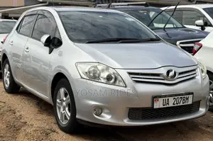 Toyota Auris 2012 Silver