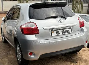 Toyota Auris 2012 Silver