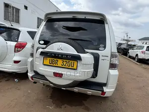 Mitsubishi Pajero 2010 White