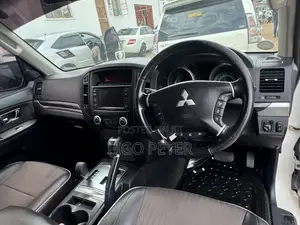 Mitsubishi Pajero 2010 White
