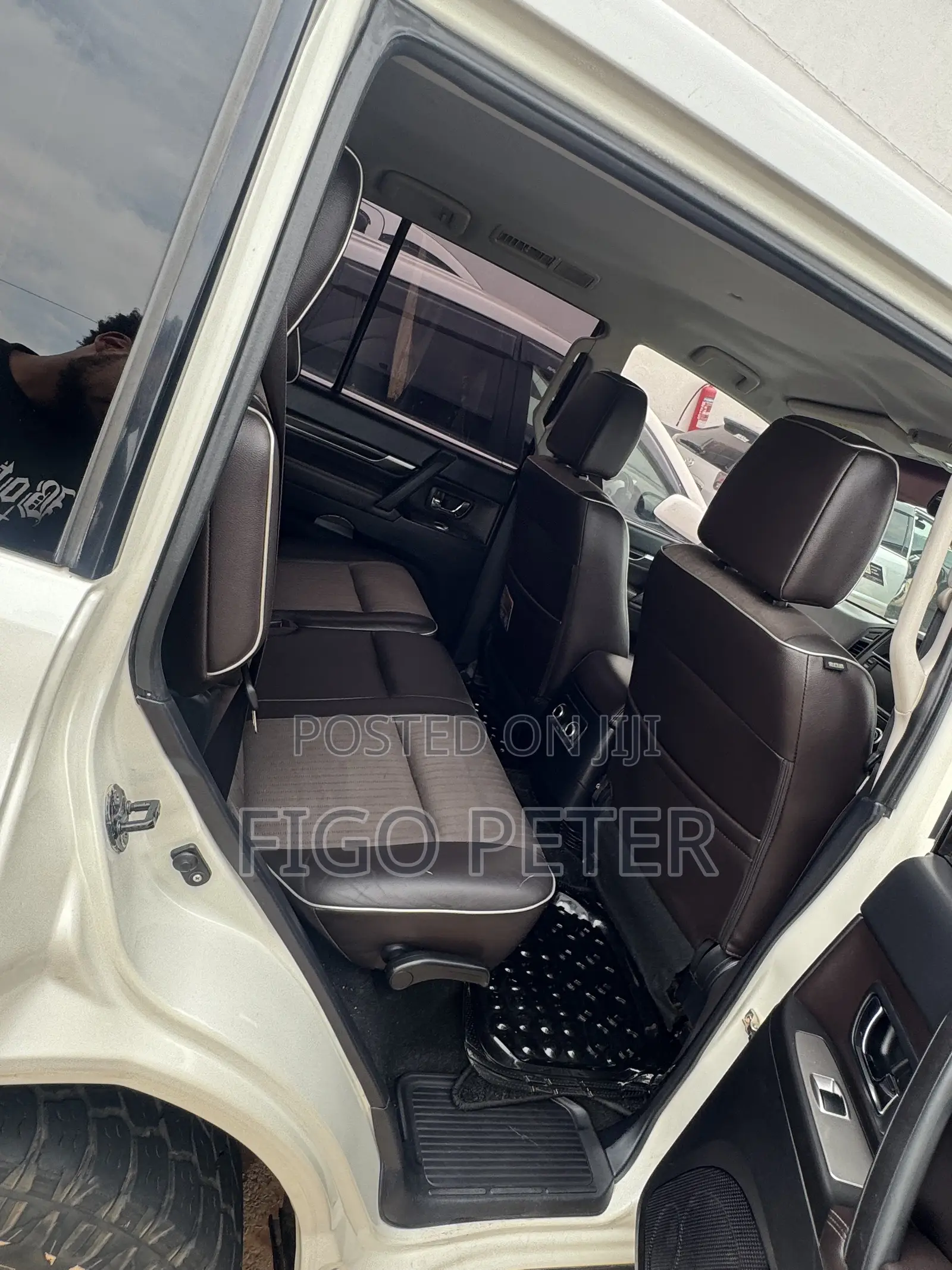 Mitsubishi Pajero 2010 White