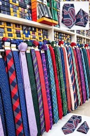 Premium Woven Silk Necktie & Pocket Square Set –Luxury Men's Accessory