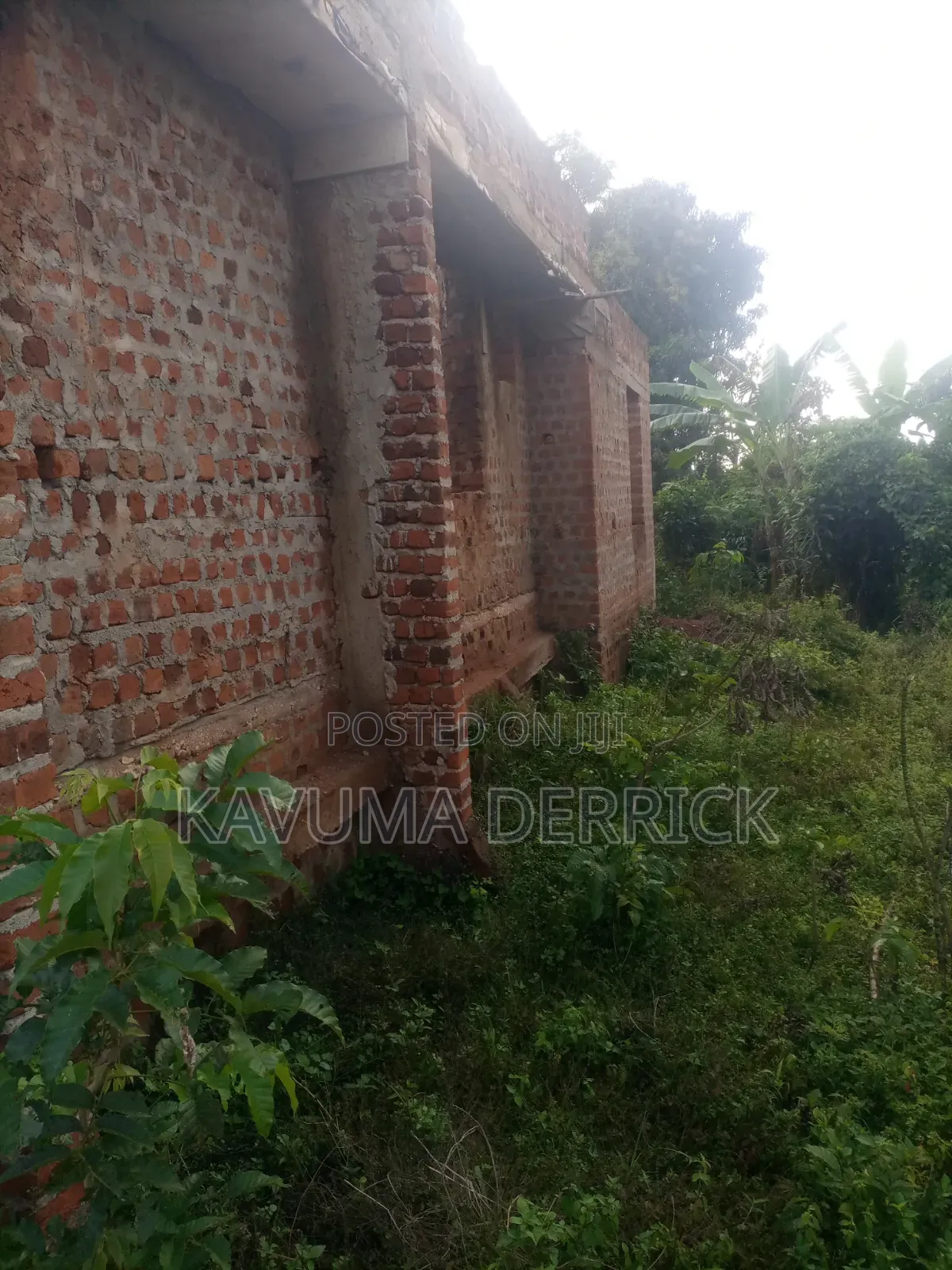 10bdrm Bungalow in Kayunga TC for sale