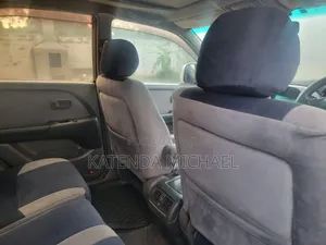 Toyota Harrier 3.0 V6 4WD 1999 Beige