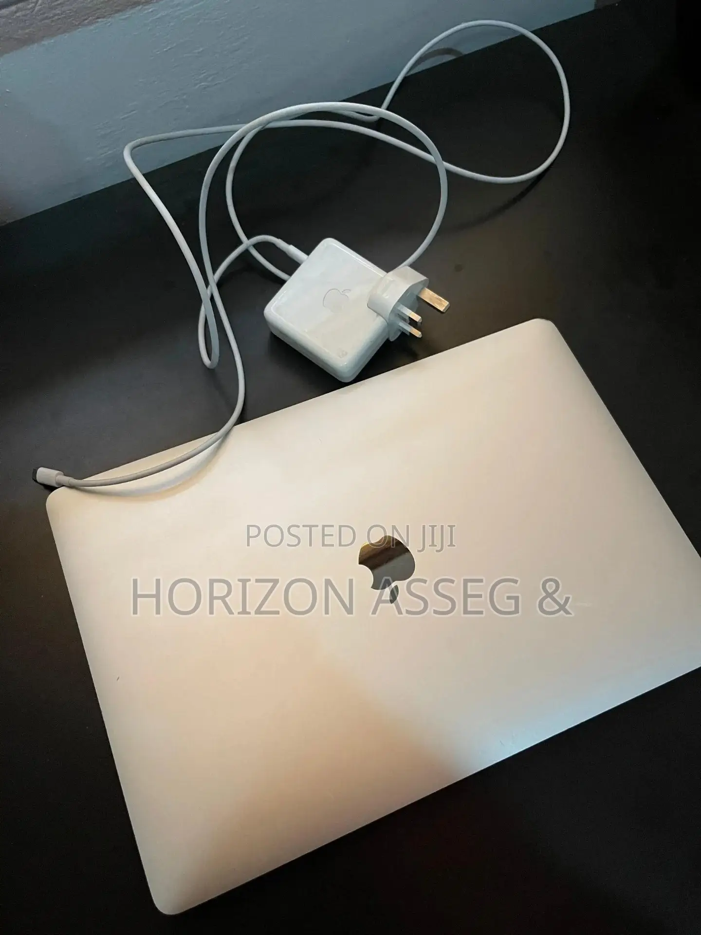 New Laptop Apple MacBook Pro 2018 16GB Intel Core i9 SSD 512GB