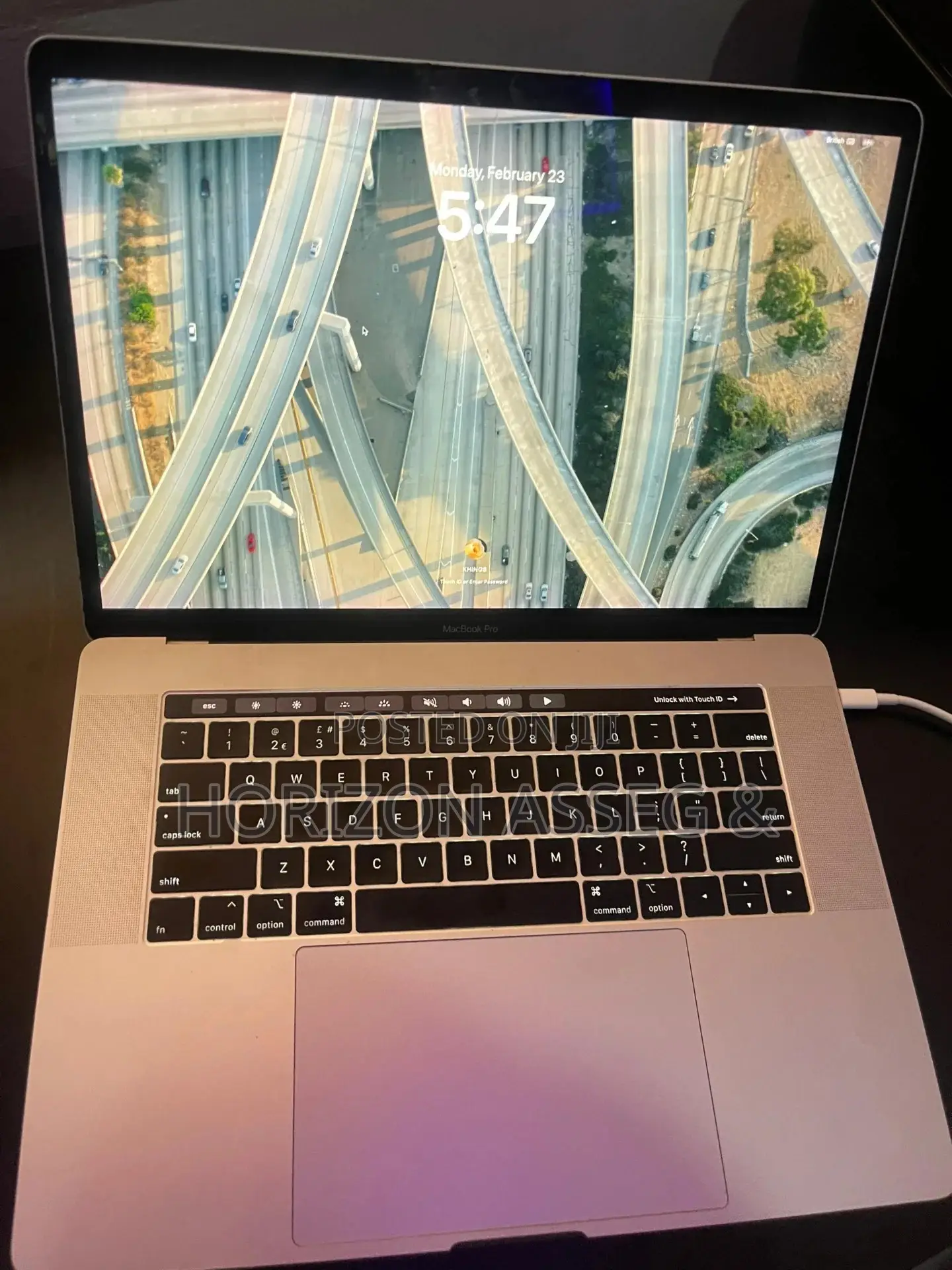 New Laptop Apple MacBook Pro 2018 16GB Intel Core i9 SSD 512GB