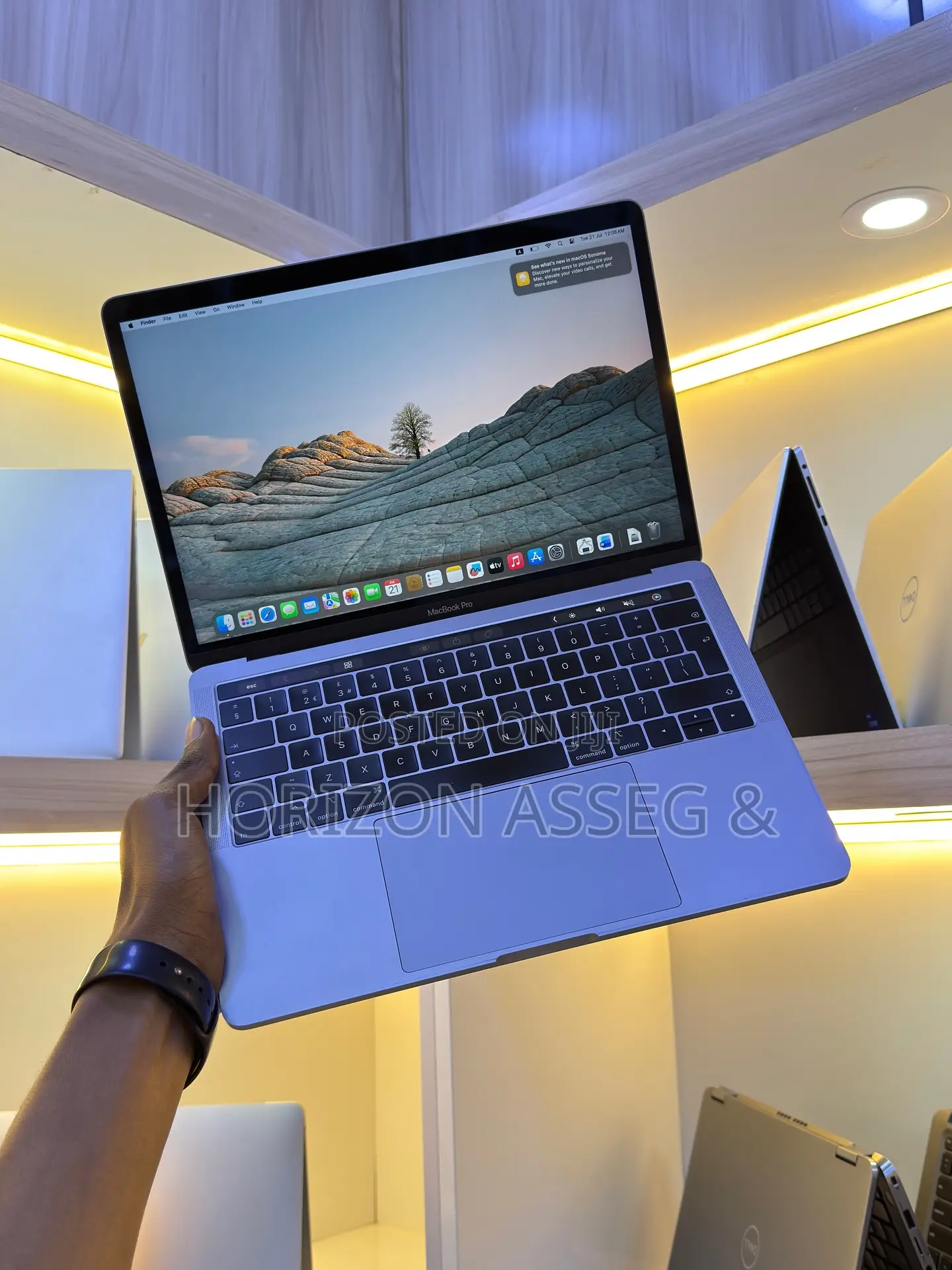 New Laptop Apple MacBook Pro 2019 16GB Intel Core i5 SSD 512GB
