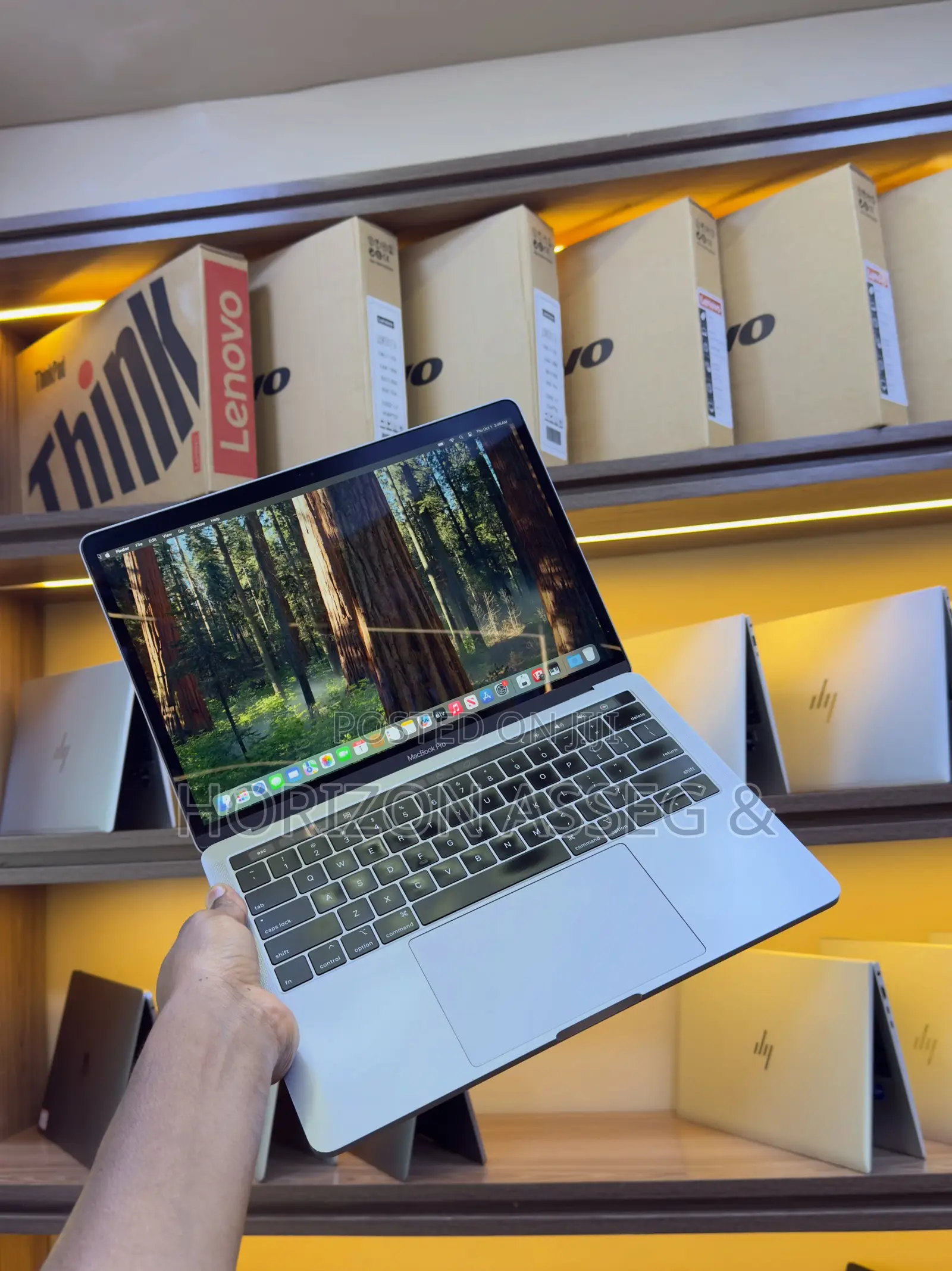 New Laptop Apple MacBook Pro 2019 8GB Intel Core i5 SSD 256GB