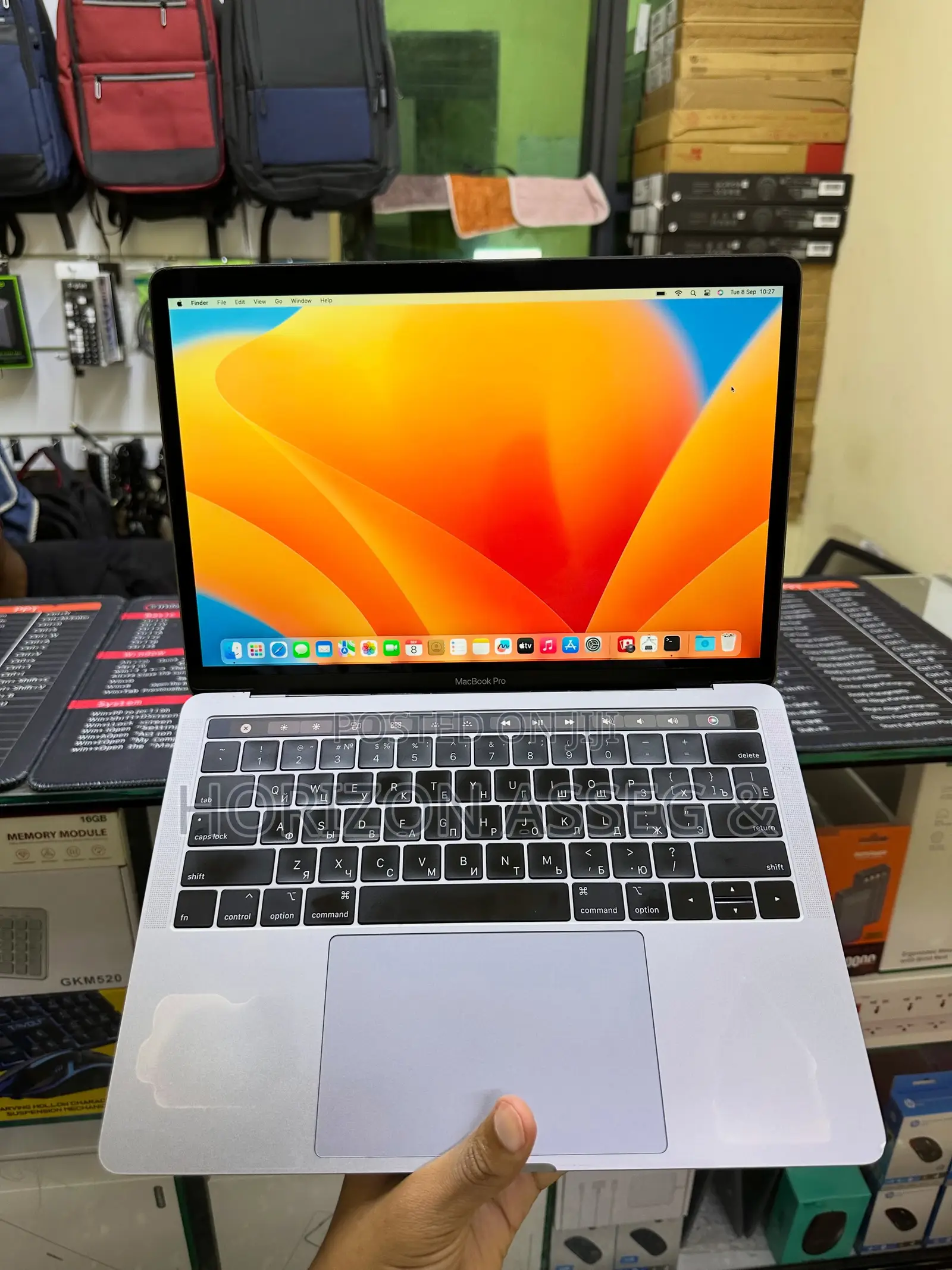 New Laptop Apple MacBook Pro 2019 16GB Intel Core i7 SSD 512GB